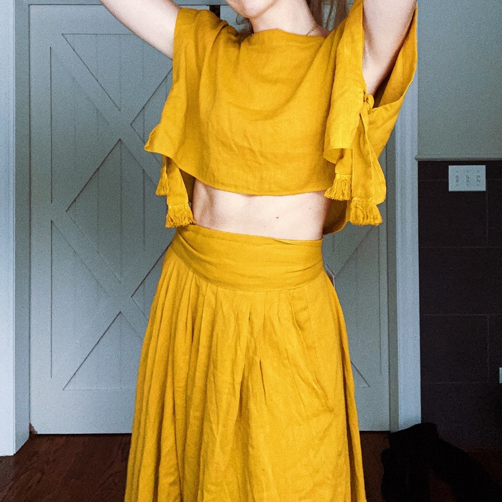 Free people two piece yellow set.
